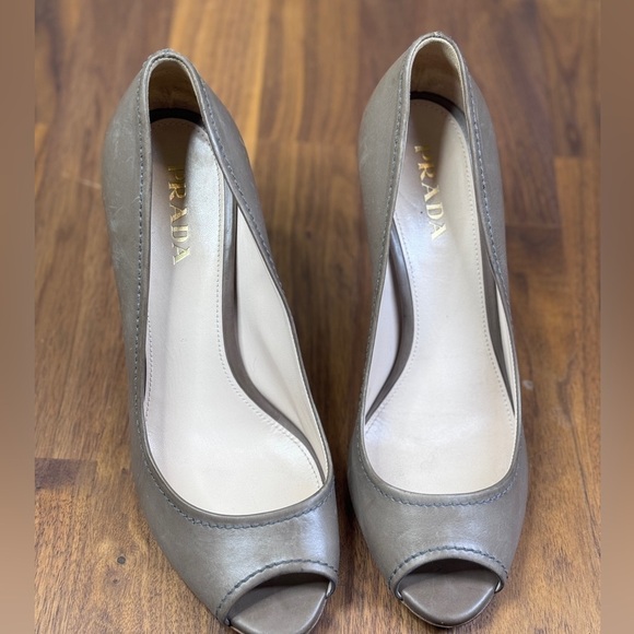 Prada Leather Grey Gray Peep Toe Heels 38.5 - Picture 3 of 10